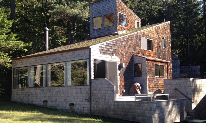 Sea Ranch House | Serene hillside home near Ohlsen’s Rec Center