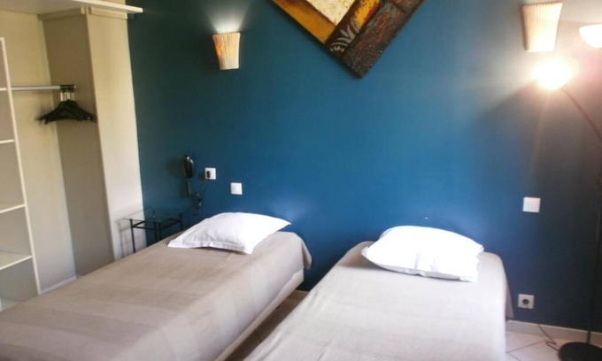 Sanary-sur-Mer Hotel | Serene Hotel with Sun Deck & Garden - Perfect for Relaxing Stays
