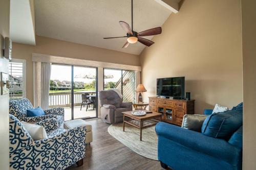 Litchfield by the Sea House | Serene Lakeview Retreat 3BR Villa Beach Access
