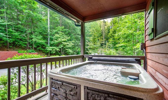 Townsend House | Serene & Luxury Mountain Stay