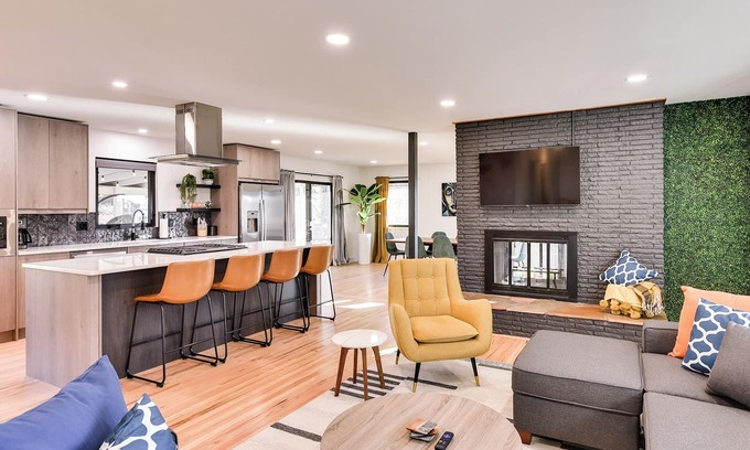 South Central Omaha House | Serene Mid-Century Modern Escape