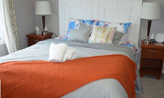 Calgary House | Serene & Relaxing Home With King Bed, Near Calgary Airport