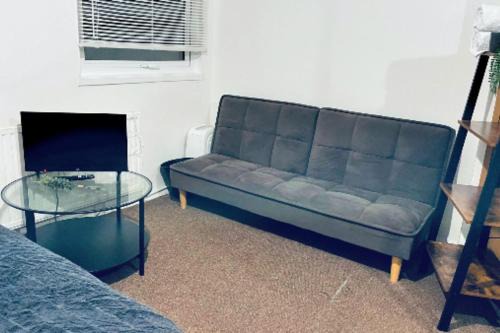 Plaistow South House | Serene Room - O2 & Excel Center
