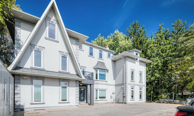 King City House | Serene Sanctuary in King City