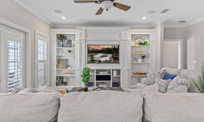 Tallahassee House | Serene Smart Home, Big Backyard, Family and Friends