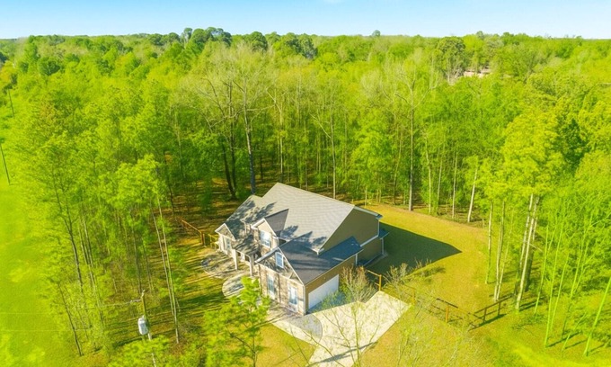 Upatoi House | Serene Stay | 4BR, Pets, Board Games, Near Golf!