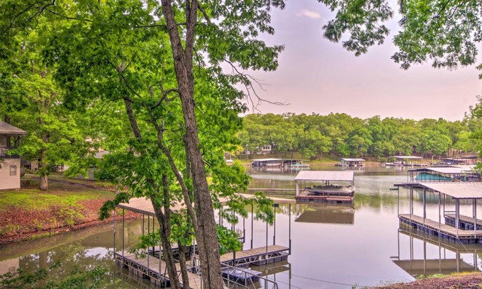 Sunrise Beach House | Serene Sunrise Beach Cabin with Private Dock!