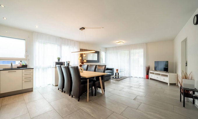 Safenwil House | Serene Swiss Apt | scenic balcony views + parking + hi-speed wifi
