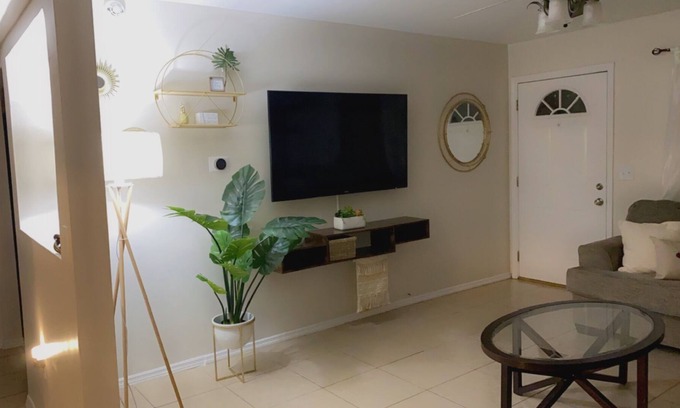 Orient Park House | Serene Tampa Home 2 minutes from the Hard Rock Casino