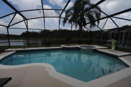 Eagle Pointe South House | Serene Waterside Getaway