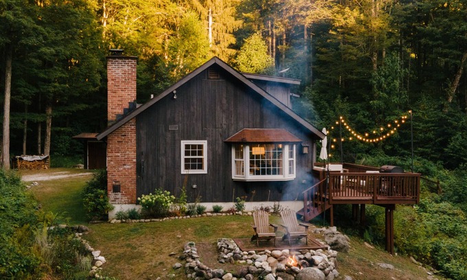 East Haven  Rutland County House | Serene Woodland Retreat | Leaf-Peeping Paradise This Autumn, VT. 20 min to Killington/14 to Pico.