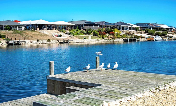 Nangkita House | Serenity 24 Tyro St Hindmarsh Island