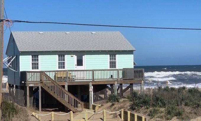 Kitty Hawk House | SERENITY AWAITS.AWESOME Reviews-1960's Cozy Ocean-Front and Fido Friendly too!