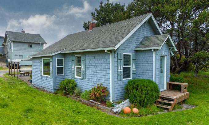 Rockaway Beach House | Serenity Cottage