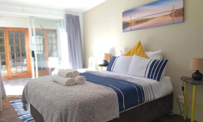 Walmer House | Serenity Cove-Beach Blue Room
