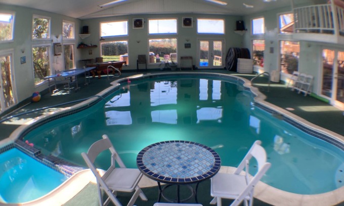 Willis Cabin | Serenity Cove Lakehouse Retreat, Indoor Pool, Gatherings,Events,Lake Conroe