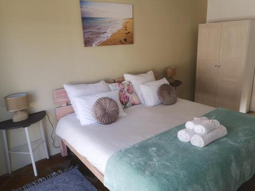Walmer House | Serenity Cove-The Royal Jewel Room