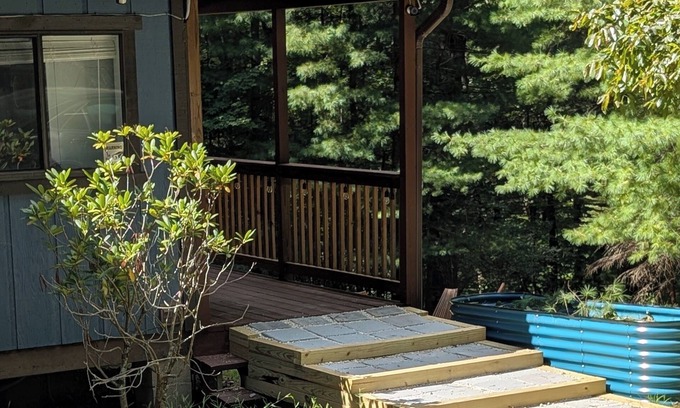 Bergton Cabin | Serenity Haven - dog-friendly cabin with grill, hot tub, firepit
