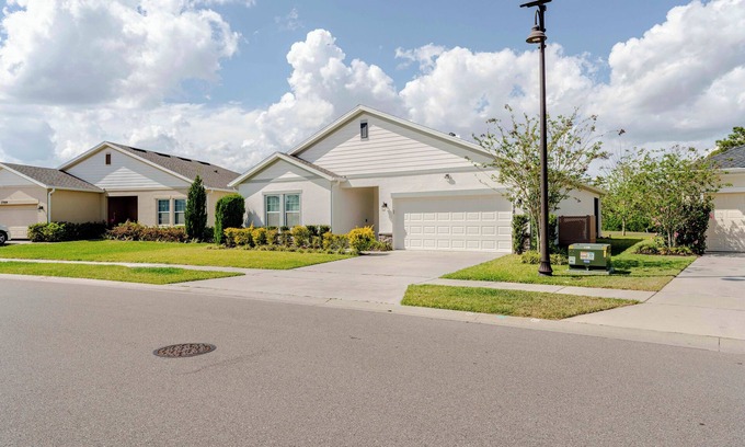 Four Corners House | Serenity Lake