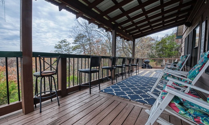 Sevierville Ski Chalet | Serenity Mountain Chalet - Secluded property with beautiful view of the Smokies