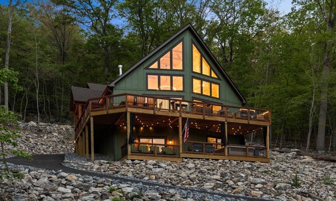 Massanutten Ski Chalet | Serenity - Mtn Views - Hot Tub - Nature - Escape