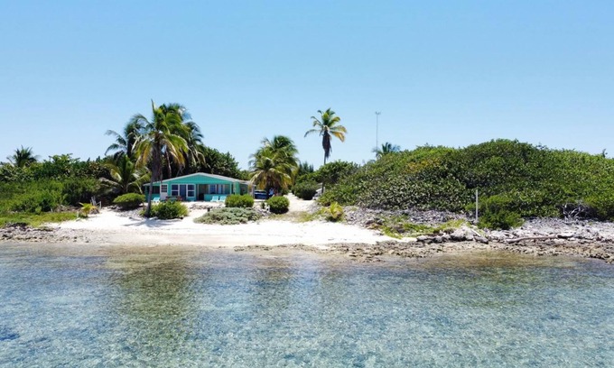 Cotton Tree Bay House | Serenity On The Bay2 - Two Bed Apt Close to Supermarkets, Shops and Restaurants!