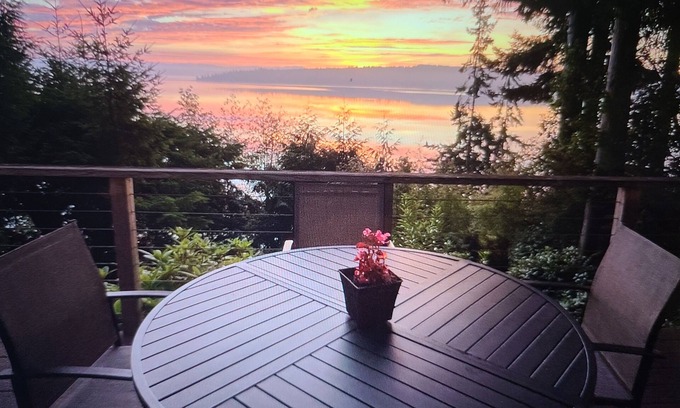 Greenbank House | Serenity Pines by AvantStay | Incredible Views