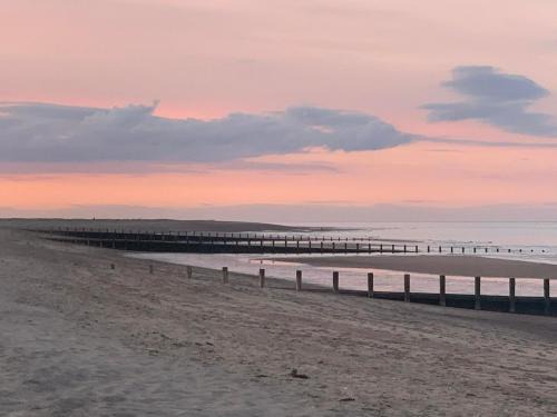 Skegness Ski Chalet | Serenity Place Caravan 2 Double Beds With Varanda