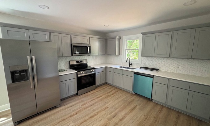 Southwest Raleigh House | "serenity south of Raleigh" Quiet charming low traffic Neighborhood
