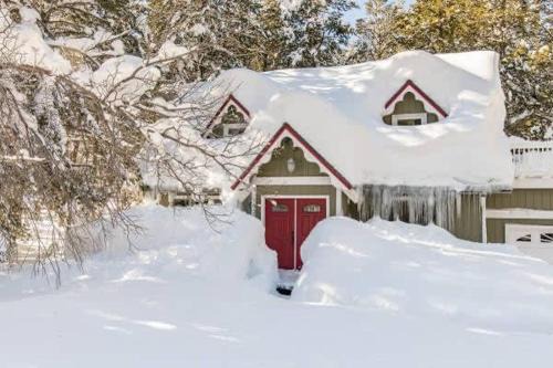 North Upper Truckee House | Serenity Woods - Game Room & More