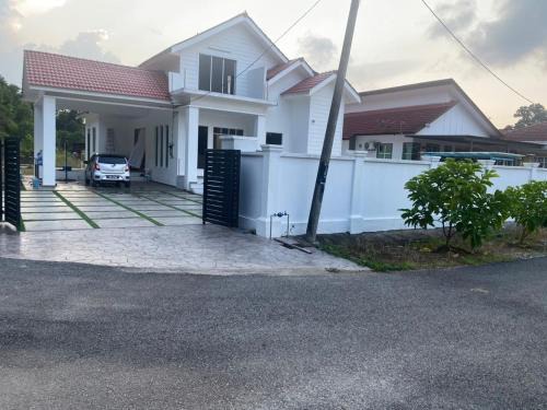 Kampung Hutan Banar House | Seribu malam homestay