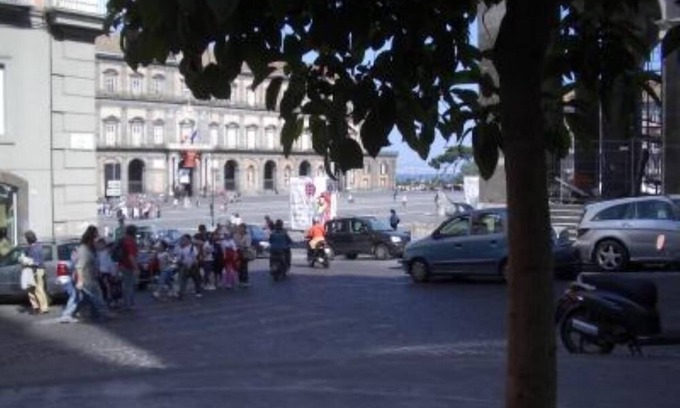 San Ferdinando Apartment | “Serra” House vacations to the center of Naples public square of the Plebiscite