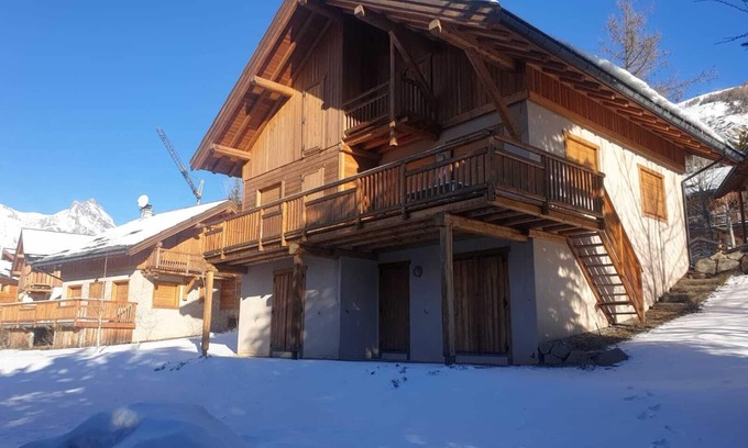 Monetier-les-Bains Ski Chalet | Serre chevalier, magnificent mountain chalet