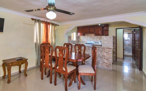 Corales del Sur Apartment | Serviced 2 Bedroom 2 Bathroom Apartment Airport