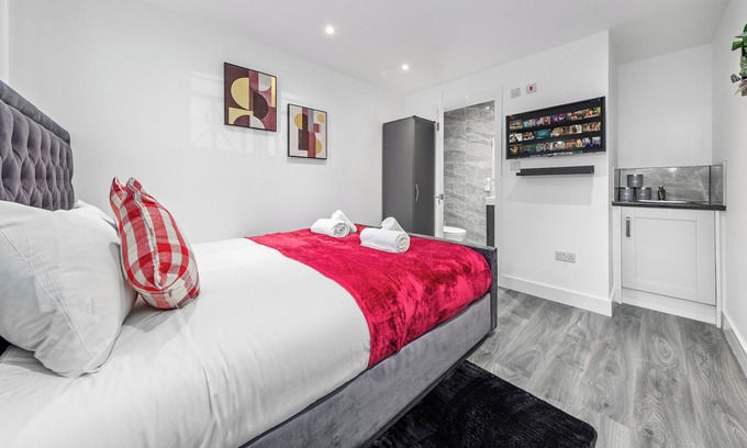 Hillrise Apartment | Serviced Ensuite Room Finsbury Park London N19
