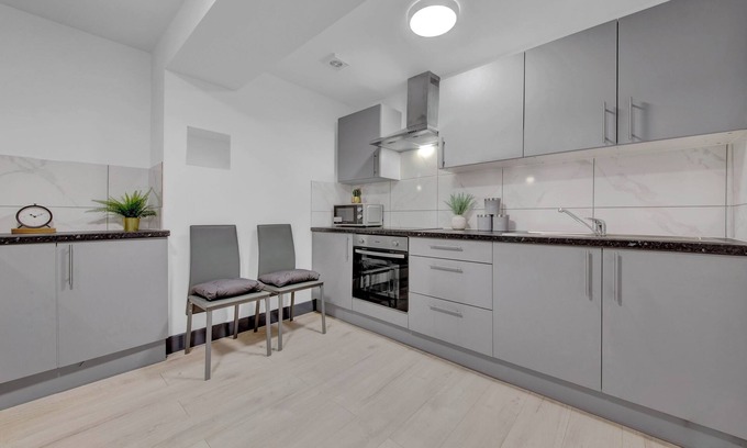 London Borough of Hounslow Apartment | Serviced Ensuite Studio in Feltham London Heathrow