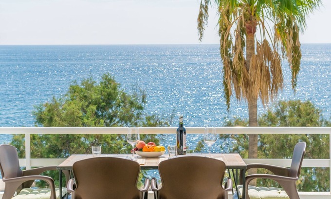 Cala Bona House | SES ROQUES DE CALA BONA - Apartment with sea views in Cala Millor. Free WiFi