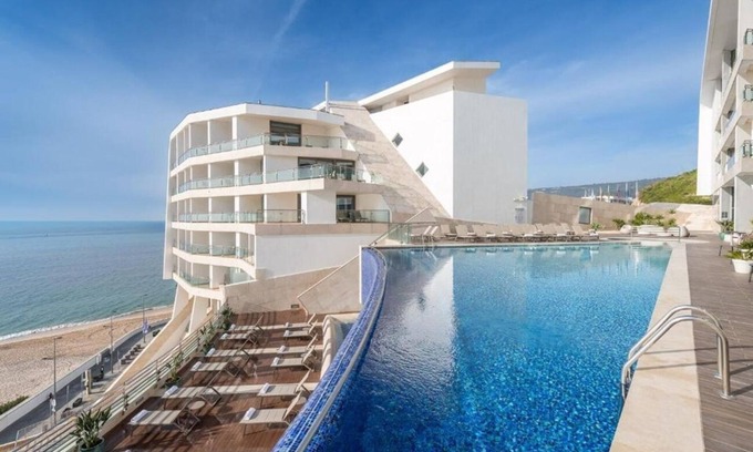 Santiago Hotel | Sesimbra Oceanfront Hotel | Ocean View Premium Deluxe | Balcony | Pools