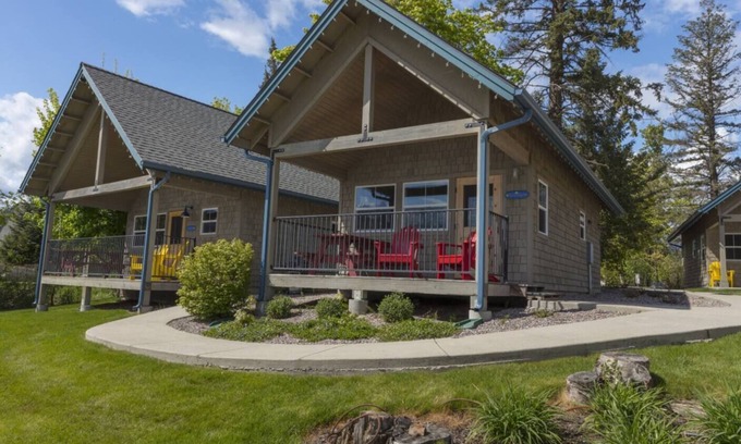 Dover Bay House | Setting Sun - Lakefront Beach Bungalow