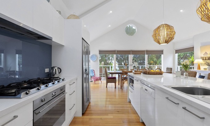 Sorrento House | Settlers Cove Cottage