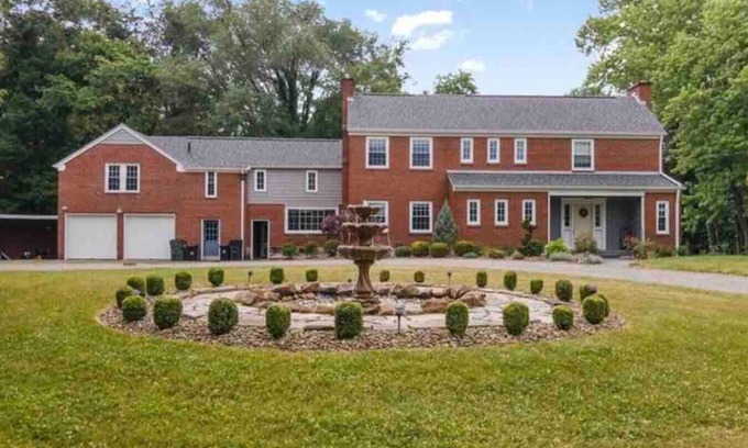 New Philadelphia House | Seven Oaks Estate Ohio
