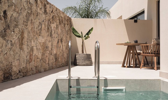 Paliouri Apartment | Seven Rocks Suites
