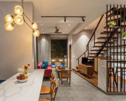 Arsiwalla Villa Apartment | Seven Sands I Oak Wood I Pvt Pool - 2 BHK Duplex