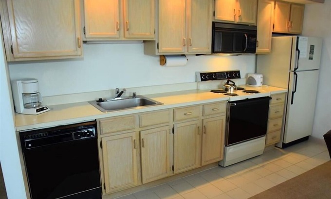 Seven Springs Condo | Seven Springs 3 BR Condo, Mountain Views! by RedAwning - Save 10% on 3 Nights, 15% on 5 Nights!