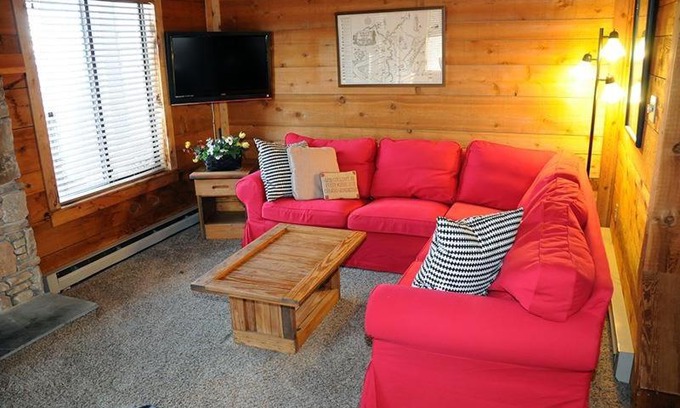 Seven Springs Apartment | Seven Springs Swiss Mountain 3 Bedroom Standard Condo, Sleeps 8! condo