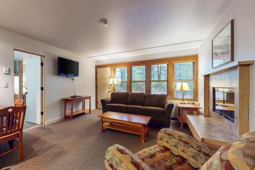 Bend Apartment | Seventh Mountain Resort Units 1913/1914
