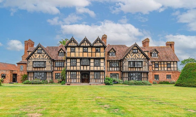 Hanley Castle House | Severn End - 15th Century Manor House