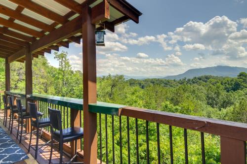 Sevierville House | Sevierville Cabin with Hot Tub and Mountain-View Deck