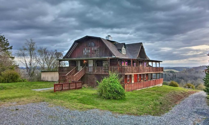 Sevierville House | Sevierville Countryside Getaway with 2 Decks!