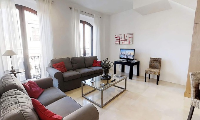 Coves Noves Apartment | Sevilla Luxury Rentals - Alcazar III